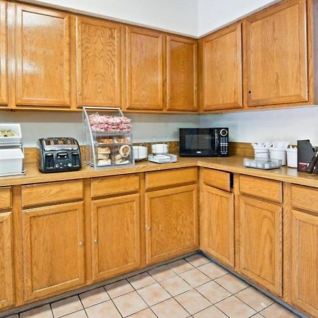 Super 8 By Wyndham Plano/Dallas Area Экстерьер фото