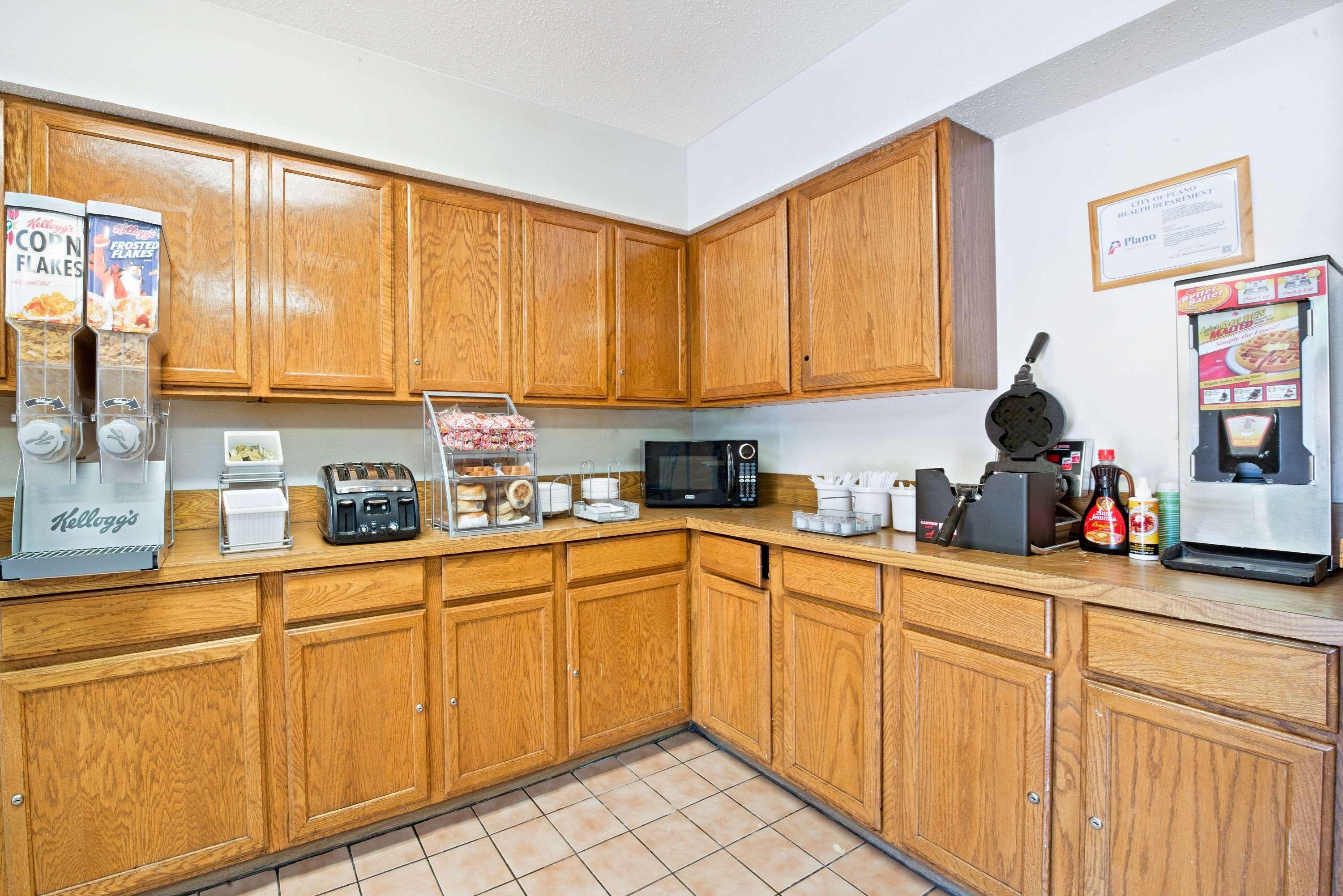 Super 8 By Wyndham Plano/Dallas Area Экстерьер фото
